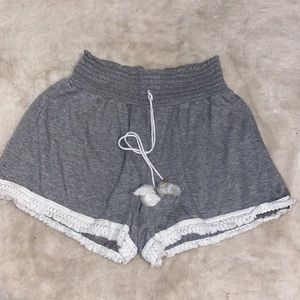 Elastic grey boho shorts